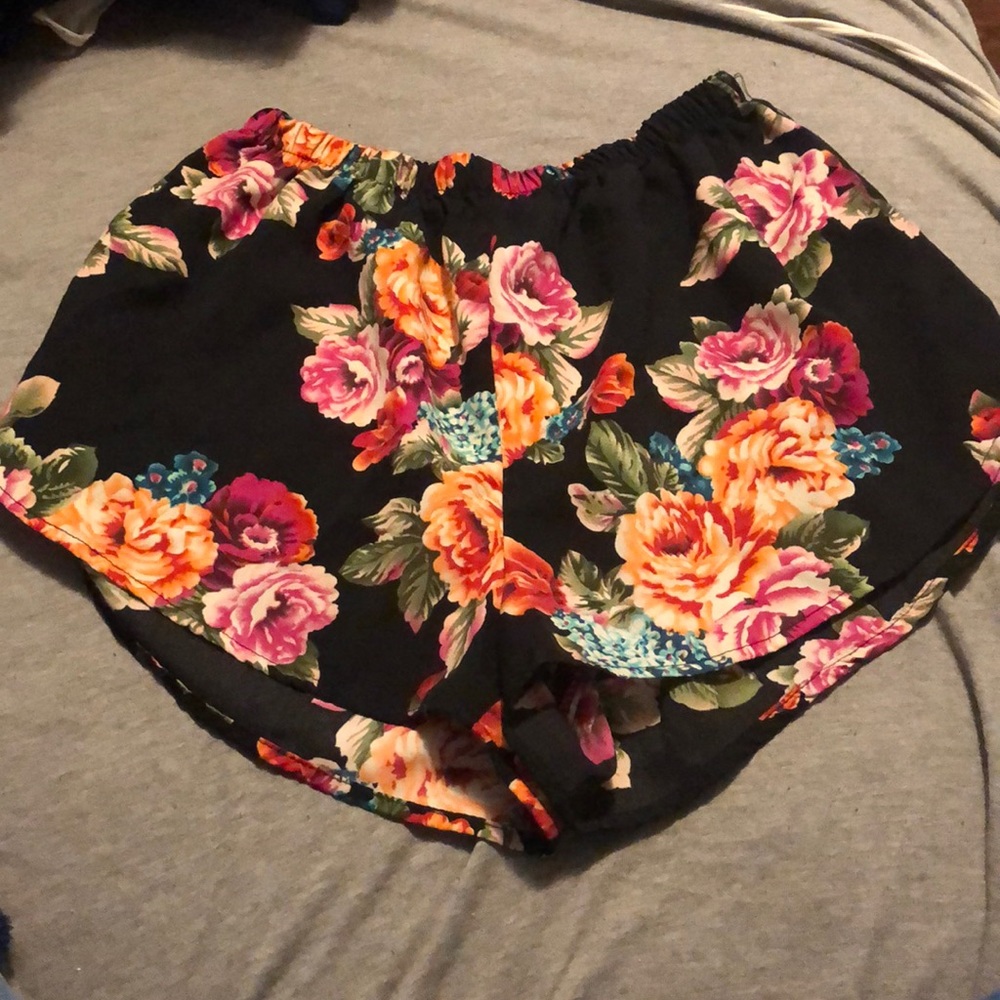 Floral soft short